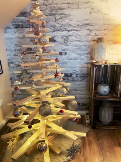 Holzweihnachtsbaum Franky Tree Kiefer geschmückt