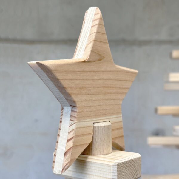 Handgefertigte Holzsternspitze aus Douglasie, passend für alle Franky Trees – ideal für Weihnachtsbäume aus Holz.